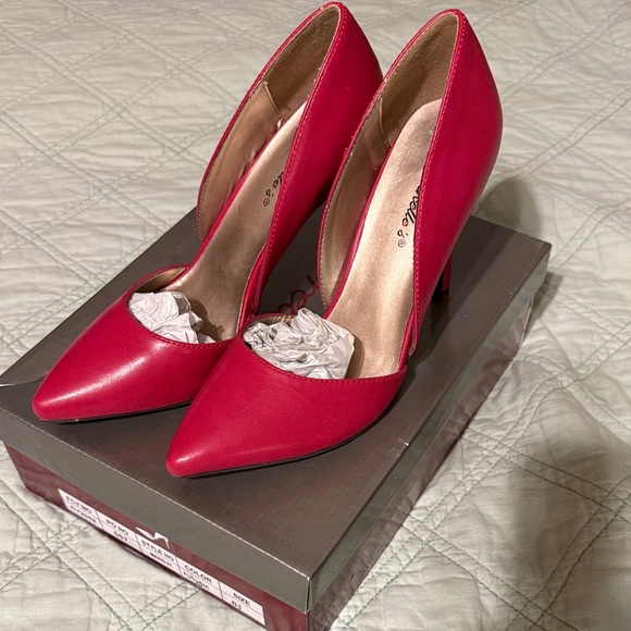Breckelles Pink Heels - Picture 1 of 4